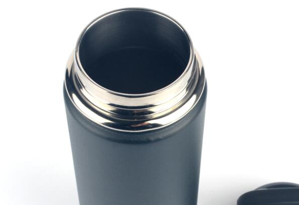 真空燜燒壺與保溫壺的區別