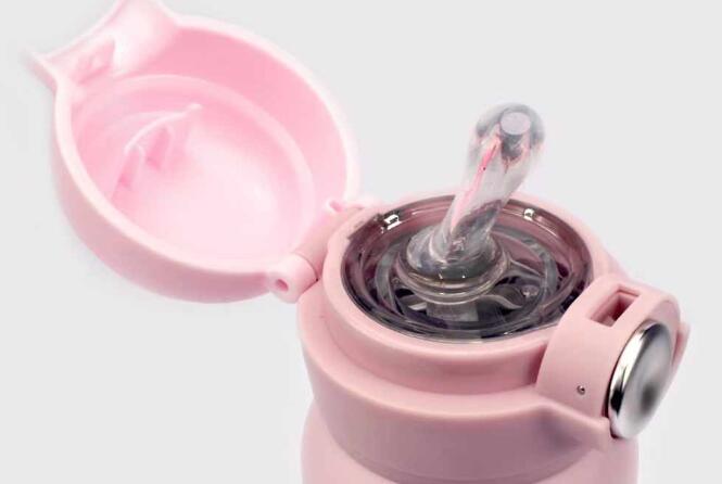 不銹鋼保溫杯泡茶與玻璃杯泡茶的區(qū)別